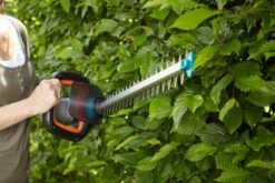 GARDENA Accu Heggenschaar ComfortCut 60/18V P4A Solo -Natuurcentrum Winkel gardena accu heggenschaar comfortcut 60 18v p4a solo 1500x1000 640af31d43994 l