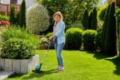 GARDENA Accutrimmer EasyCut 23/18V P4A Set -Natuurcentrum Winkel gardena accutrimmer easycut 23 18v p4a set 1500x1000 640af308471b6 l