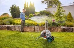 GARDENA Slangenwagen Metaal AquaRoll M Set (20m) -Natuurcentrum Winkel gardena slangenwagen metaal aquaroll m set 20m 1619704840 l