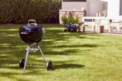 Weber® Original Kettle® E-4710 Houtskoolbarbecue Ø 47 Cm -Natuurcentrum Winkel weber original kettle e 4710 houtskoolbarbecue 47 cm 1614598189 l