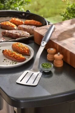 Weber® Premium Barbecuespatel - Roestvrij Staal, Zwart -Natuurcentrum Winkel weber premium barbecuespatel 1615542800 2 l